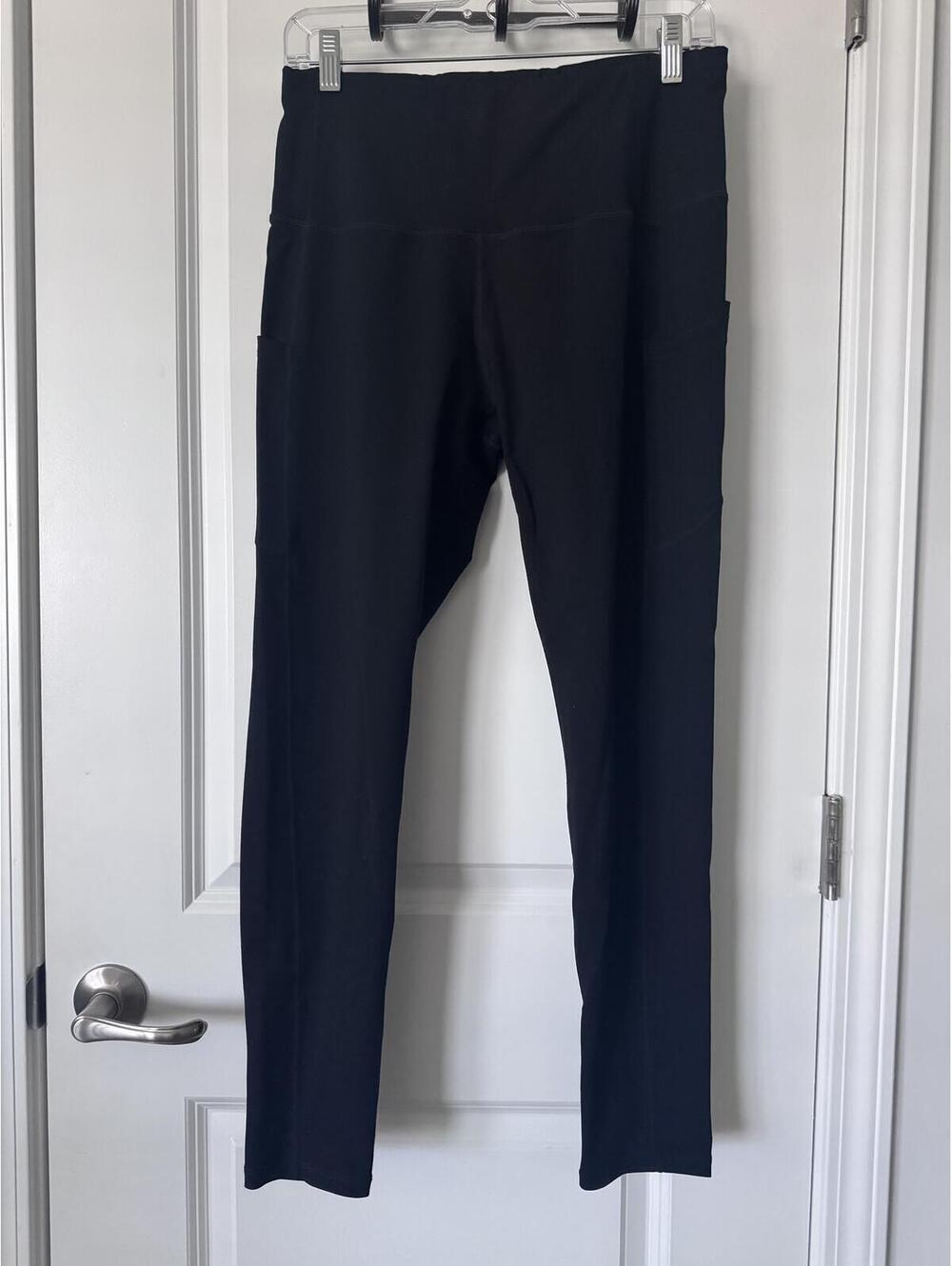 Black High-Waisted Leggings with Side Pockets